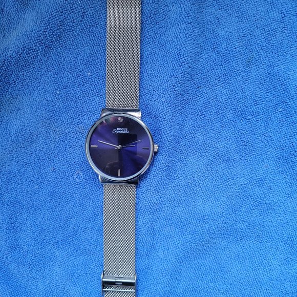 Vintage Rogue Signature watch - Picture 1 of 4